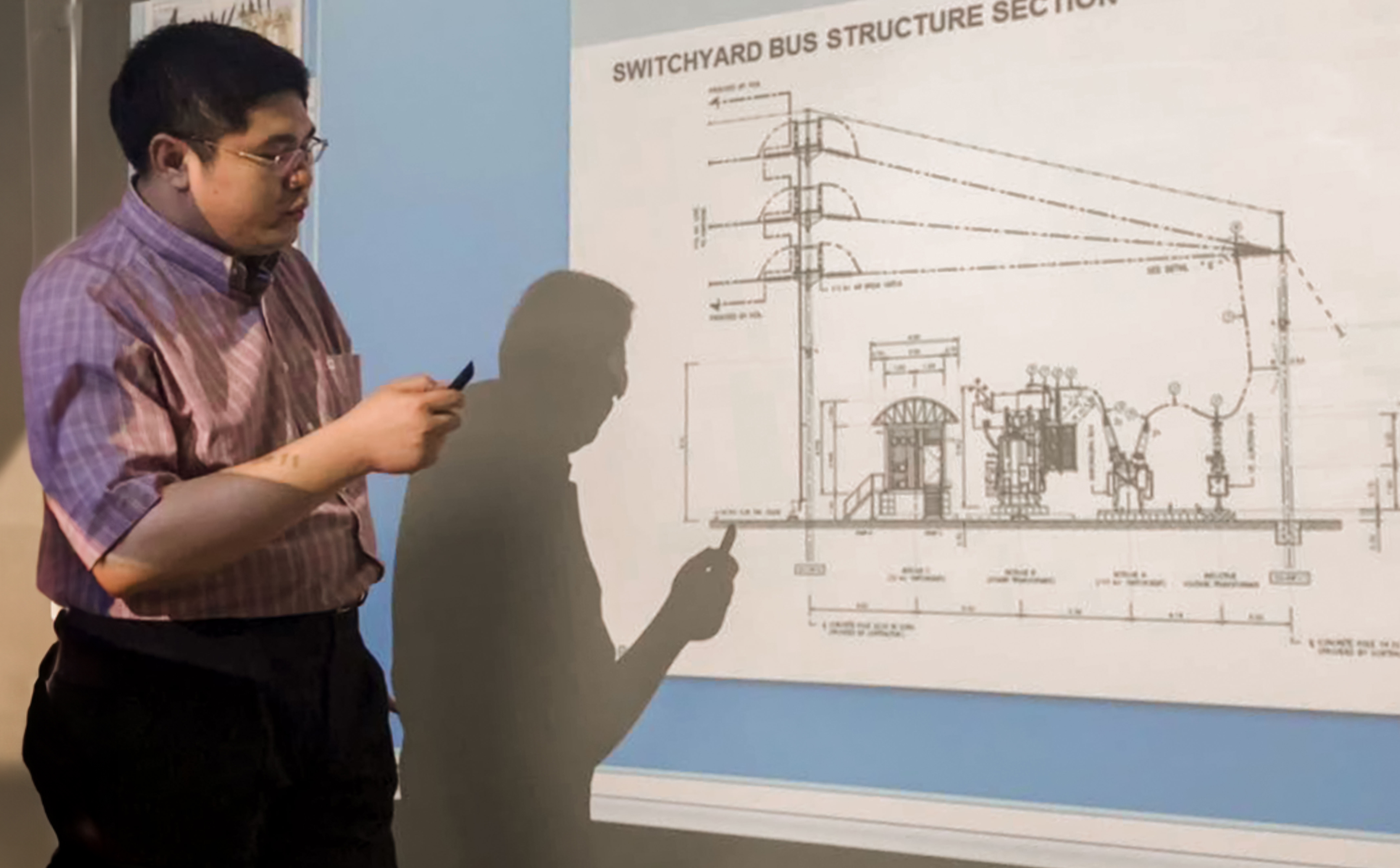 Siemens Engineer Explaining Diagram VP.Start